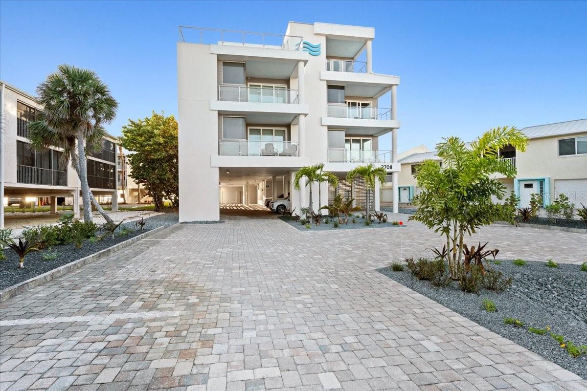 Image 2 of 86 For 2708 Beach Road 5