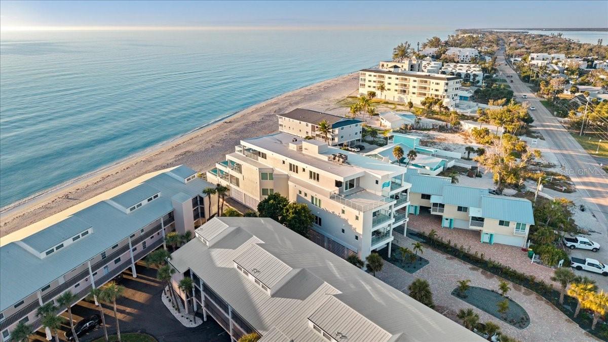 Image 4 of 86 For 2708 Beach Road 5