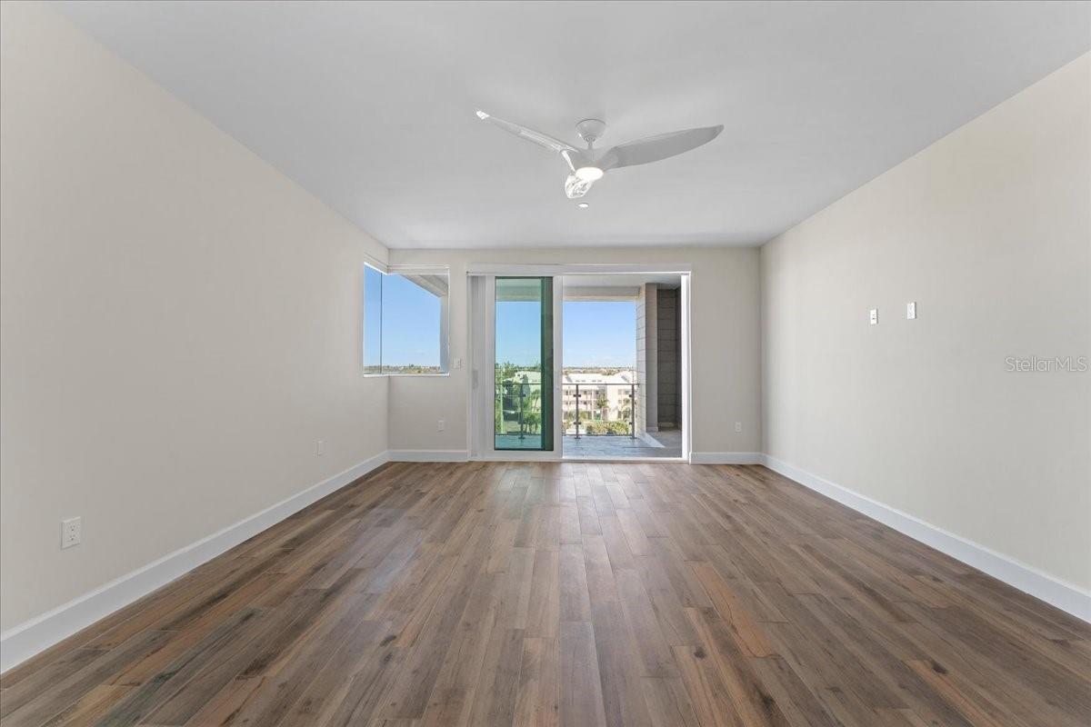 Image 47 of 86 For 2708 Beach Road 5