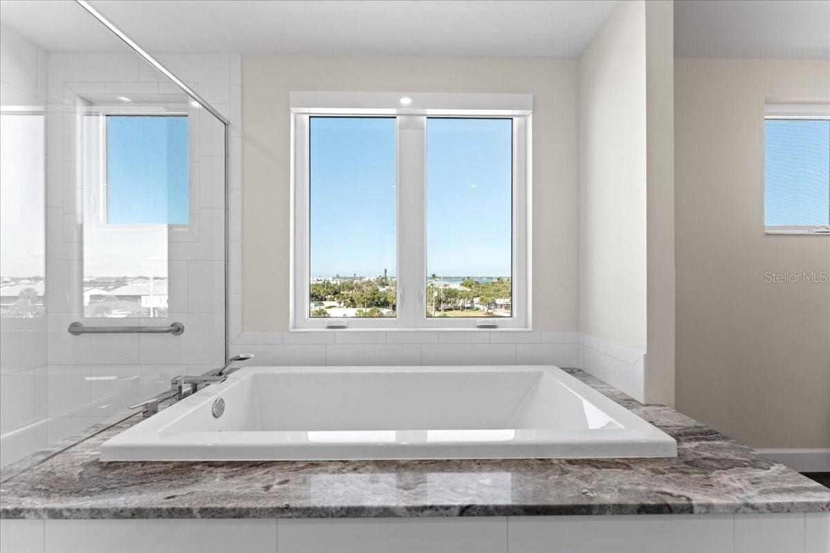 Image 50 of 86 For 2708 Beach Road 5