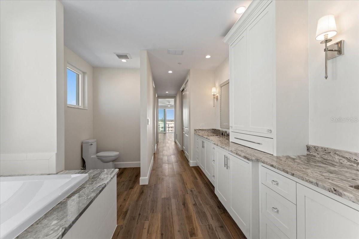 Image 52 of 86 For 2708 Beach Road 5