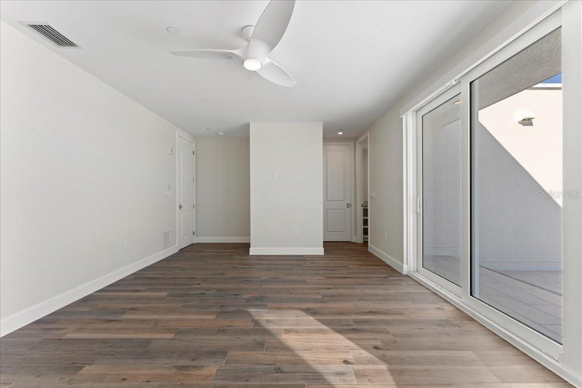 Image 55 of 86 For 2708 Beach Road 5