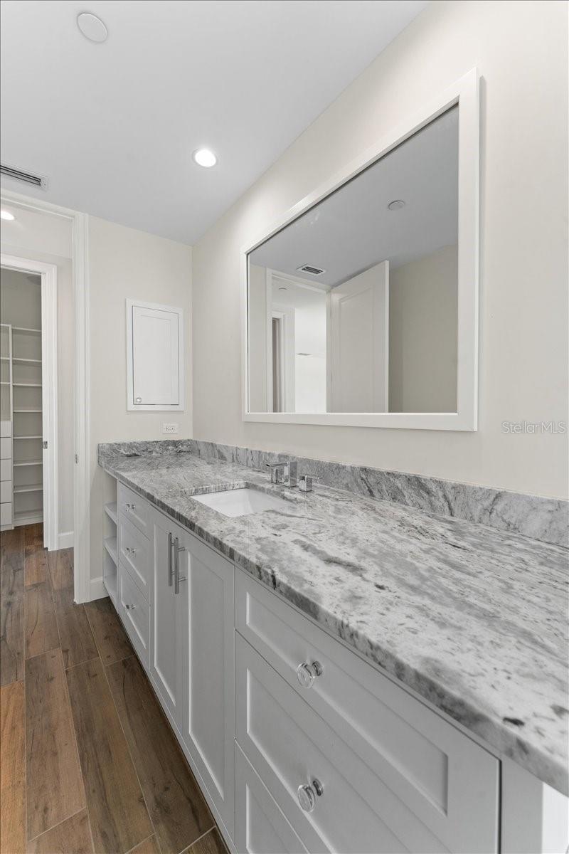 Image 58 of 86 For 2708 Beach Road 5