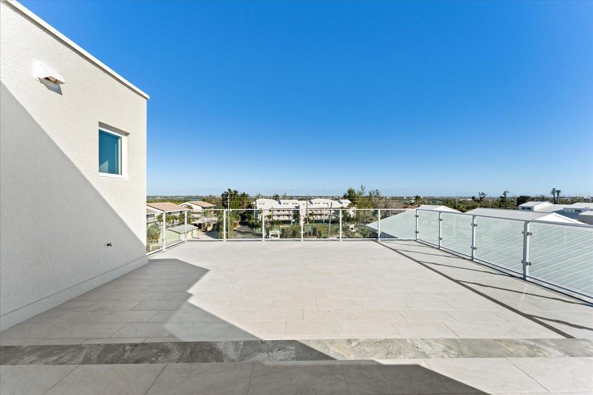 Image 61 of 86 For 2708 Beach Road 5