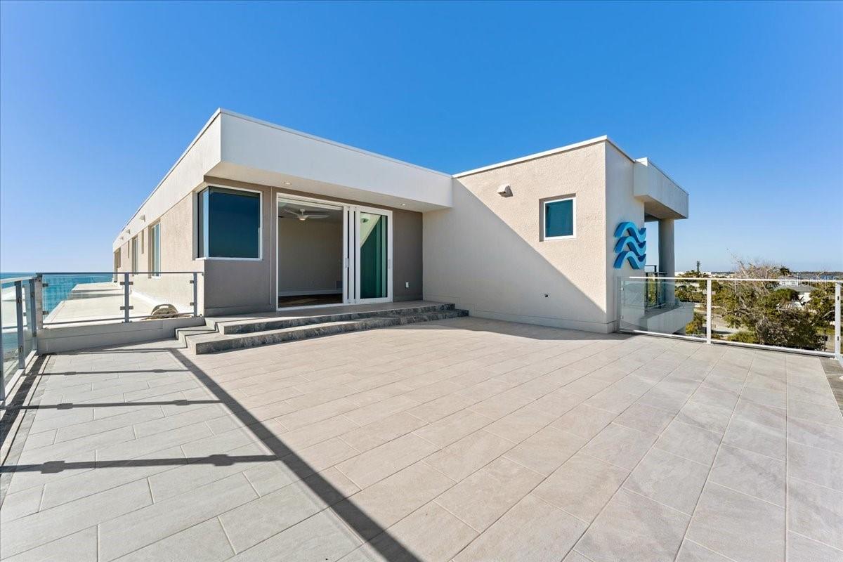 Image 62 of 86 For 2708 Beach Road 5