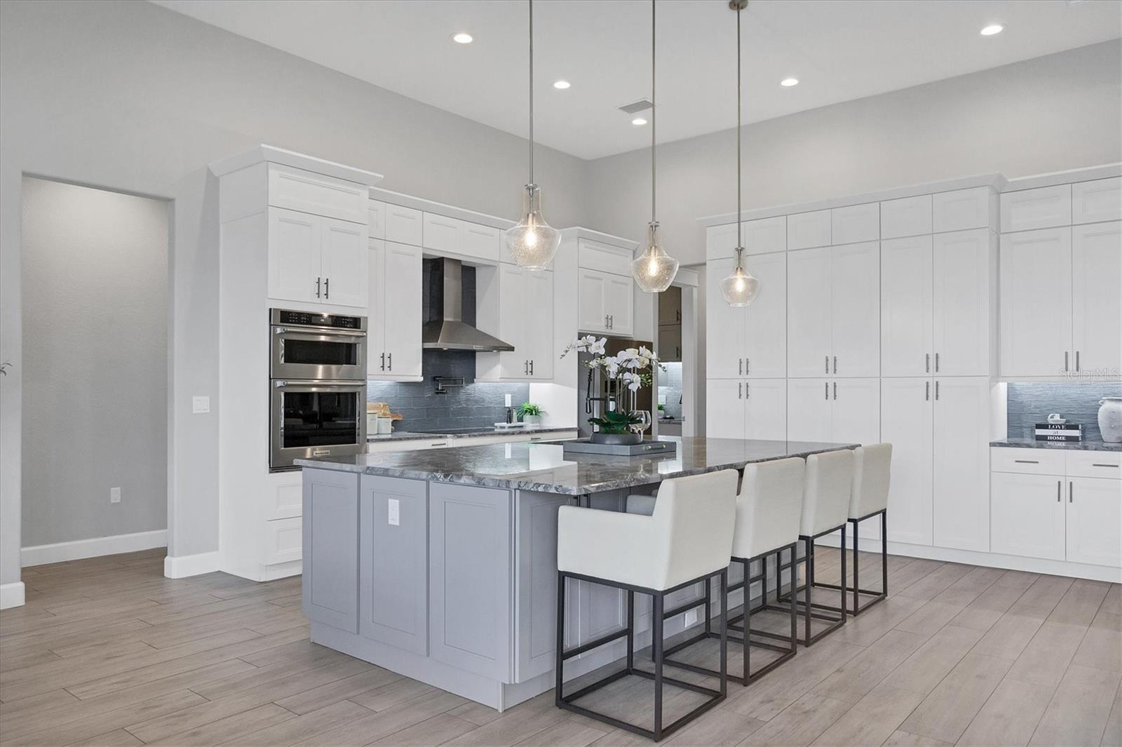 Image 17 of 82 For 15050 Leipzig Circle