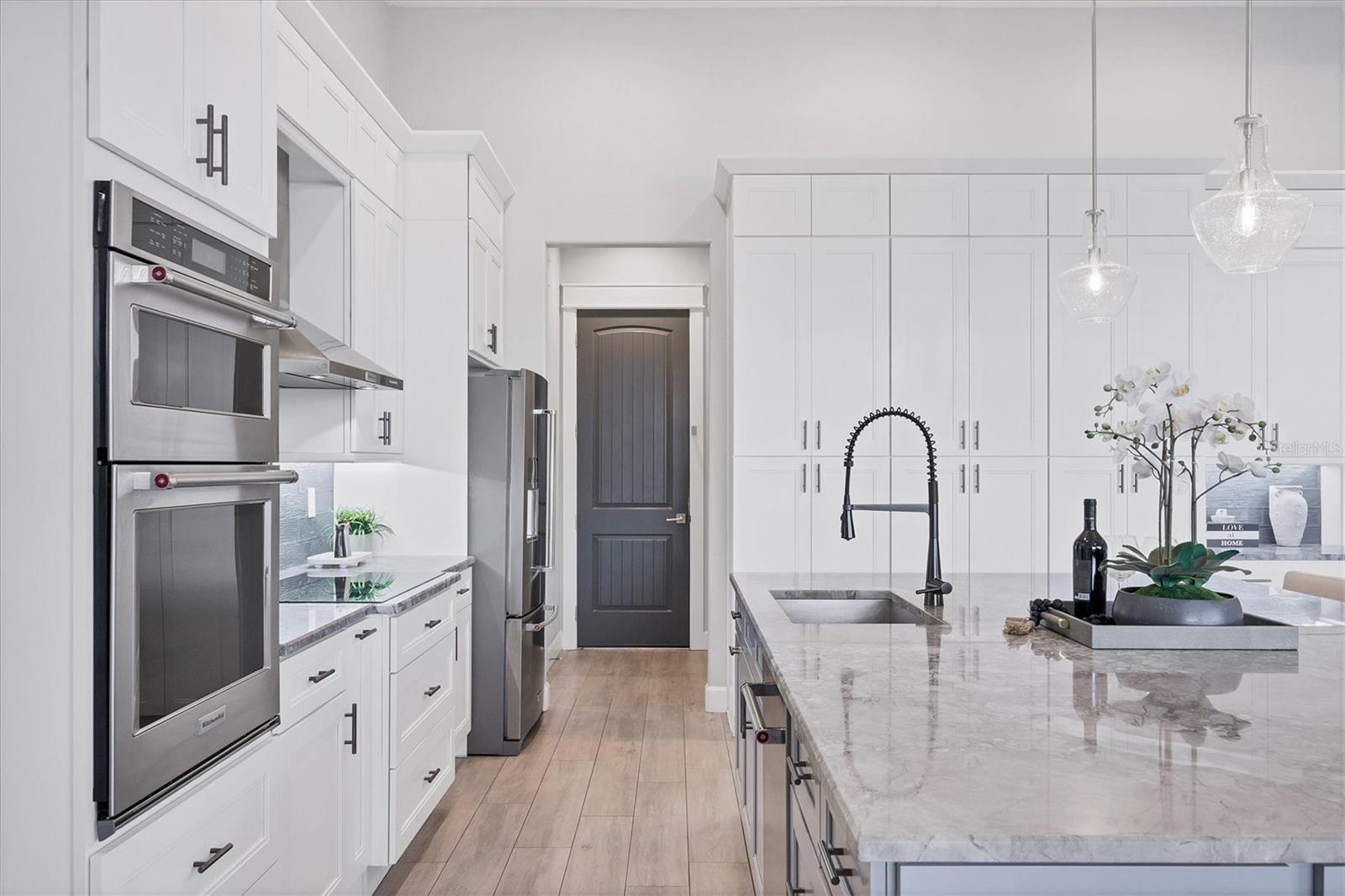 Image 20 of 82 For 15050 Leipzig Circle