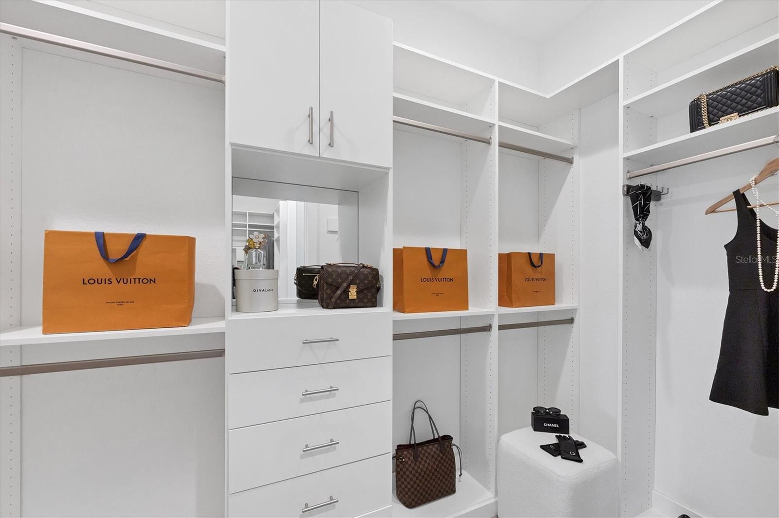 Image 26 of 82 For 15050 Leipzig Circle