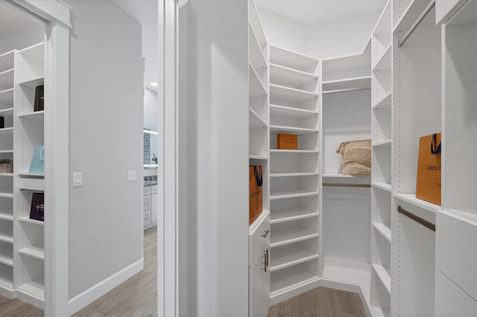 Image 27 of 82 For 15050 Leipzig Circle