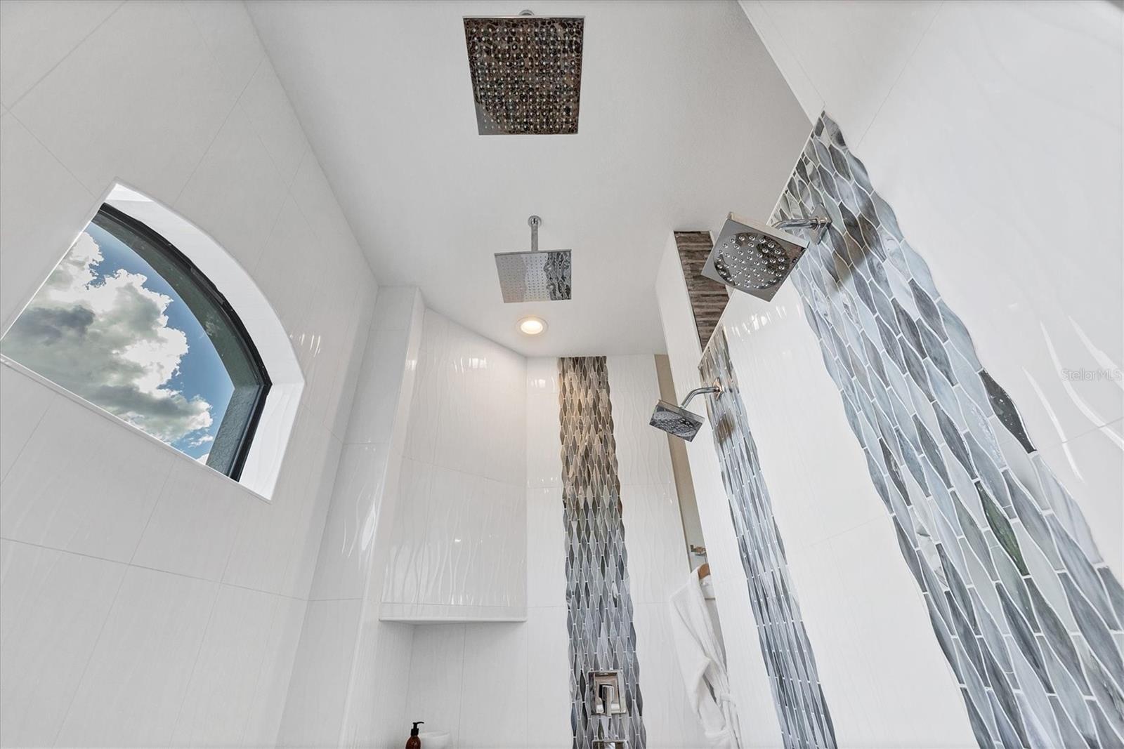 Image 29 of 82 For 15050 Leipzig Circle