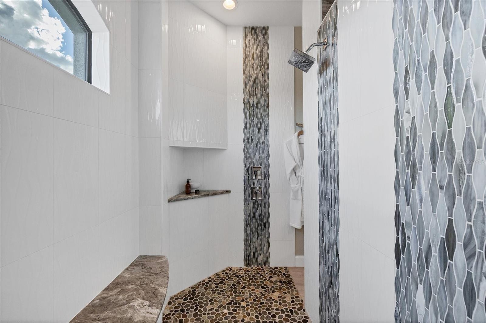 Image 30 of 82 For 15050 Leipzig Circle