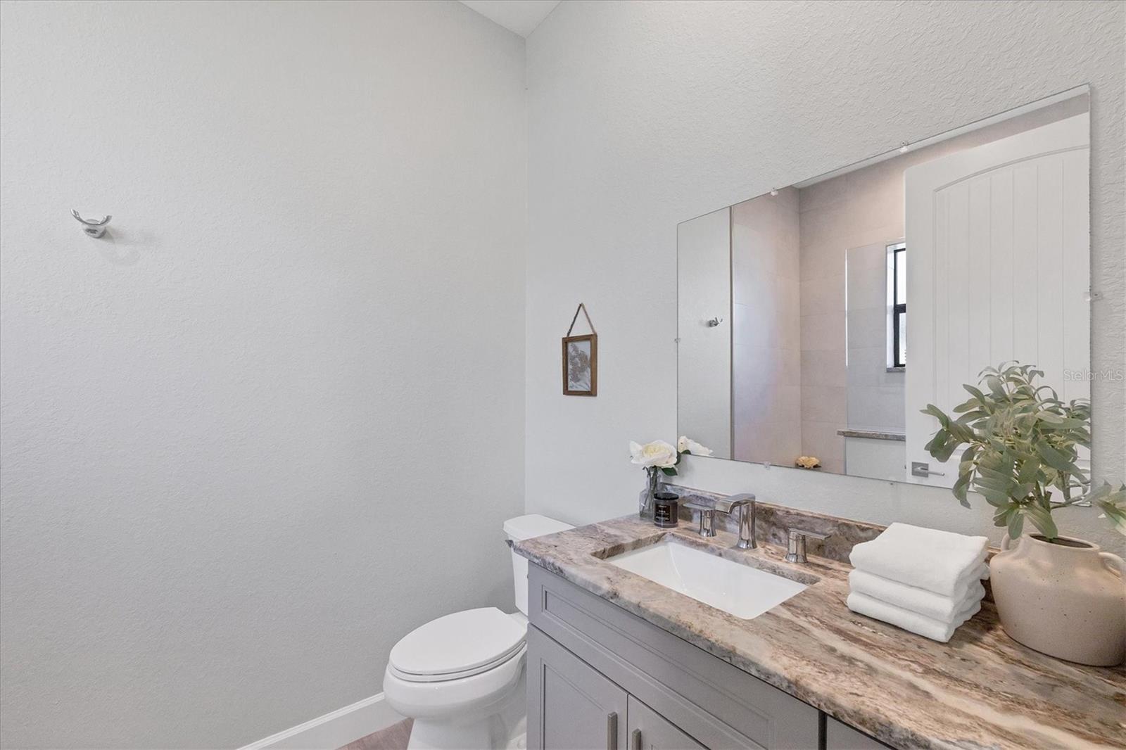 Image 39 of 82 For 15050 Leipzig Circle