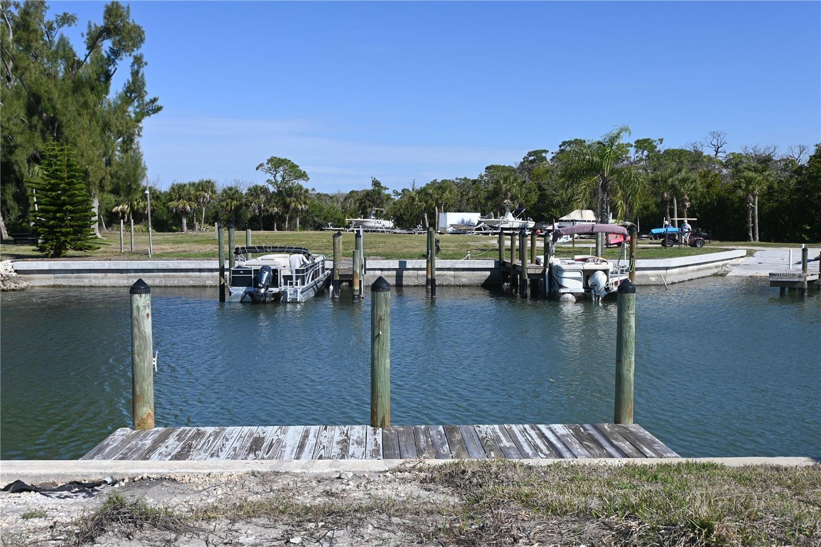 Image 6 of 11 For 7500 Park Pointe Drive 42