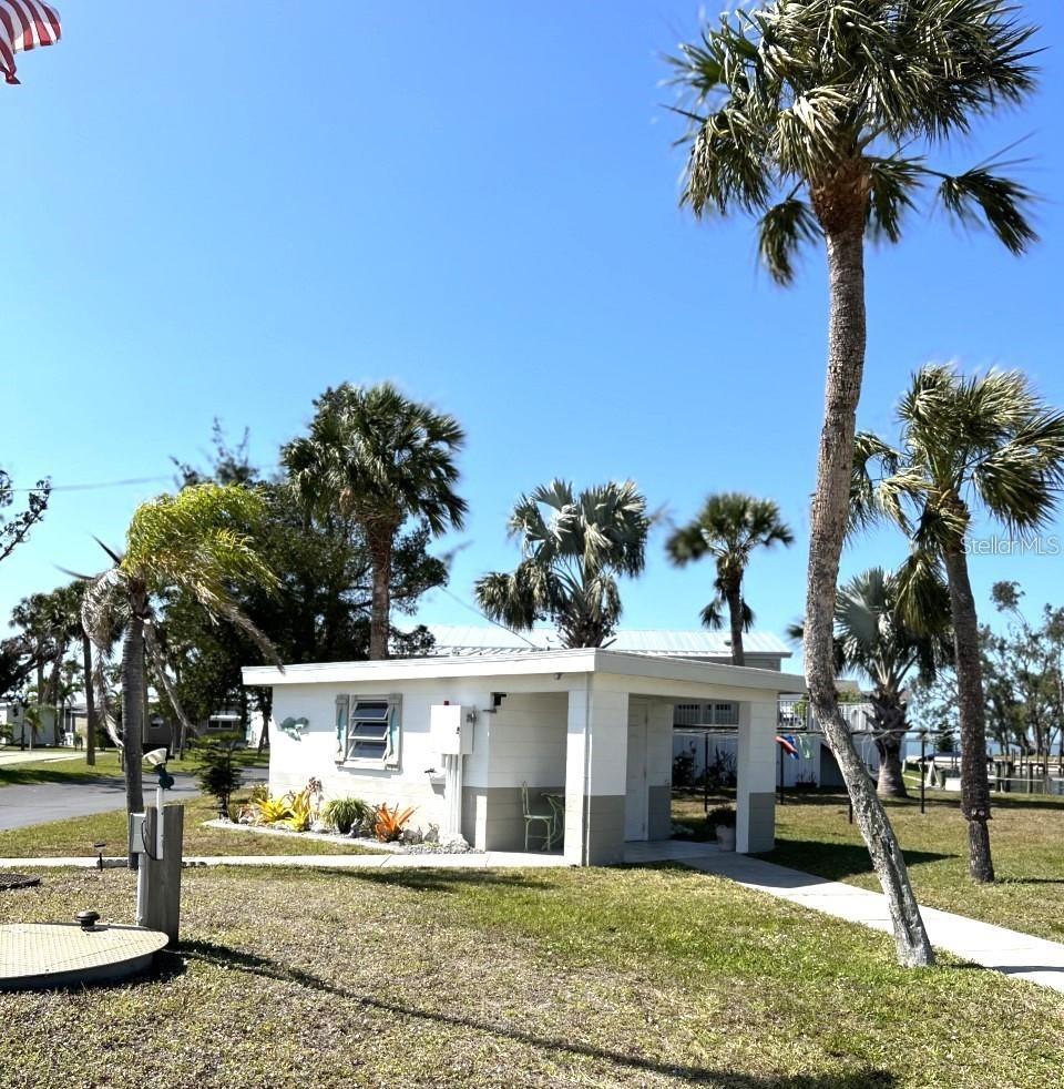 Image 8 of 11 For 7500 Park Pointe Drive 42