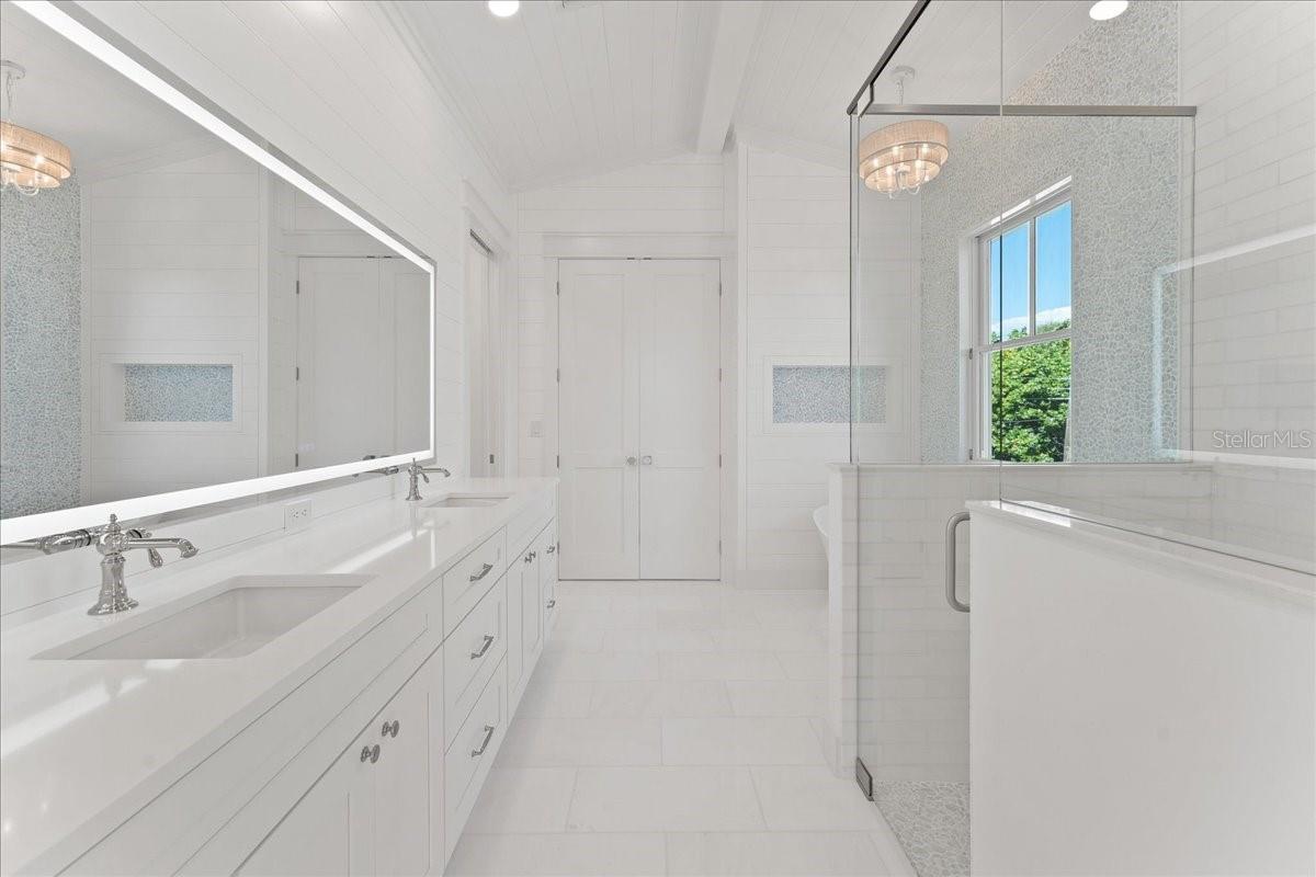 Image 31 of 75 For 847 Belcher Road