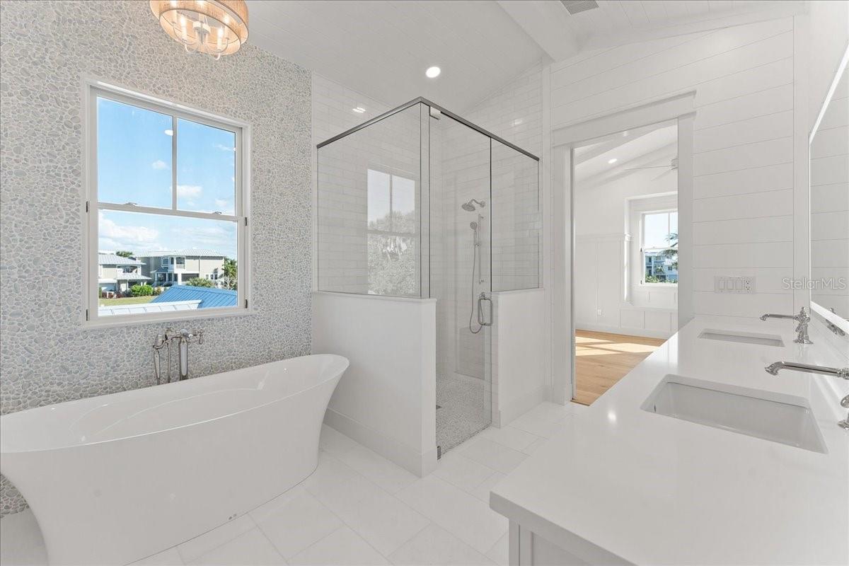 Image 32 of 75 For 847 Belcher Road