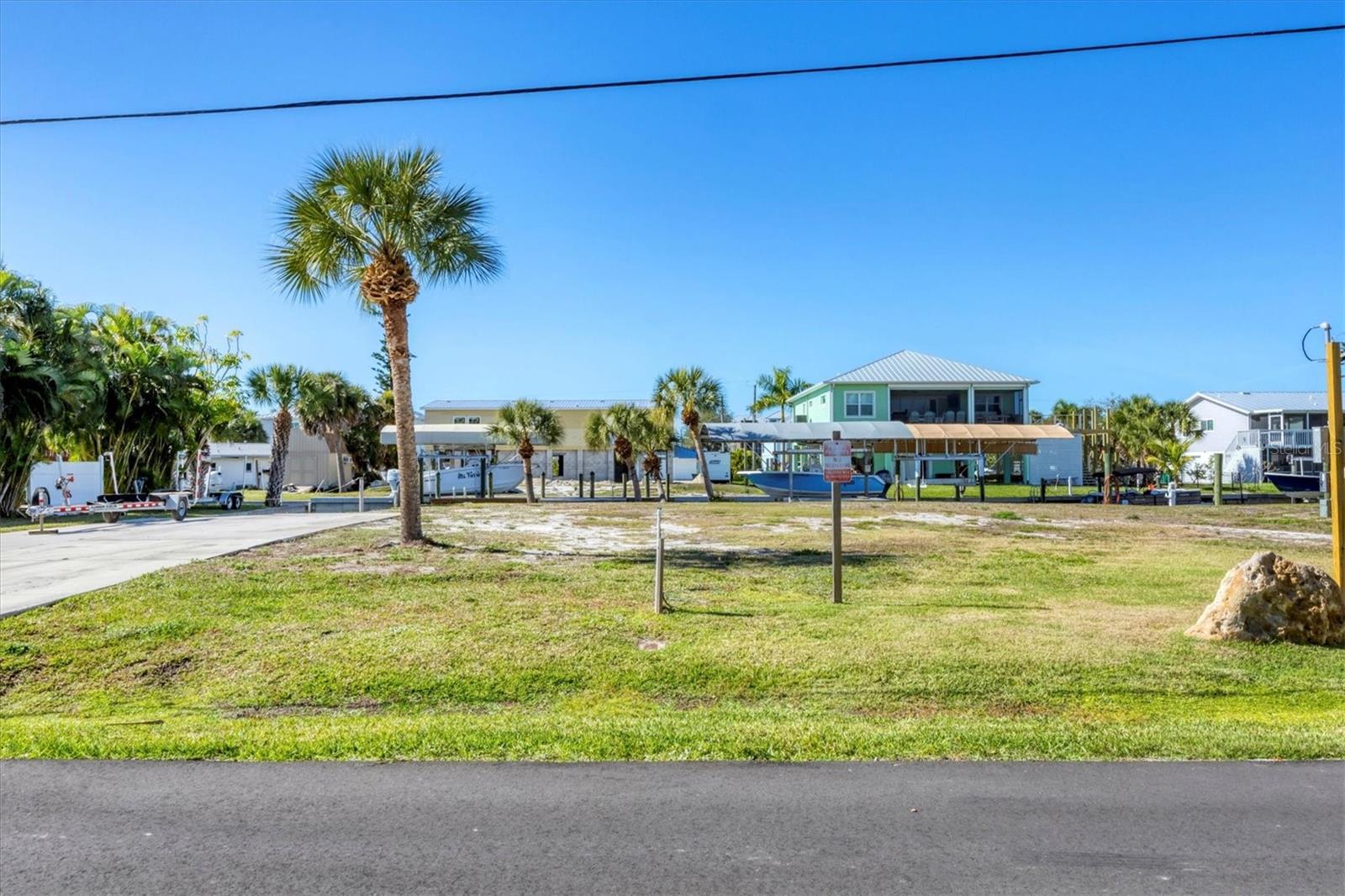 Image 24 of 44 For 10484 Raymond Street