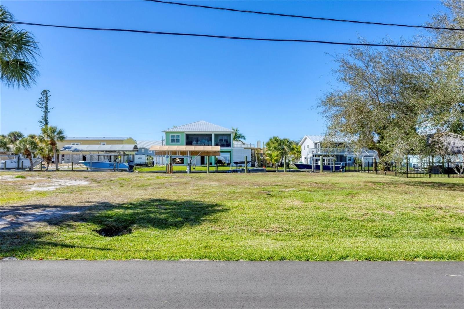 Image 25 of 44 For 10484 Raymond Street