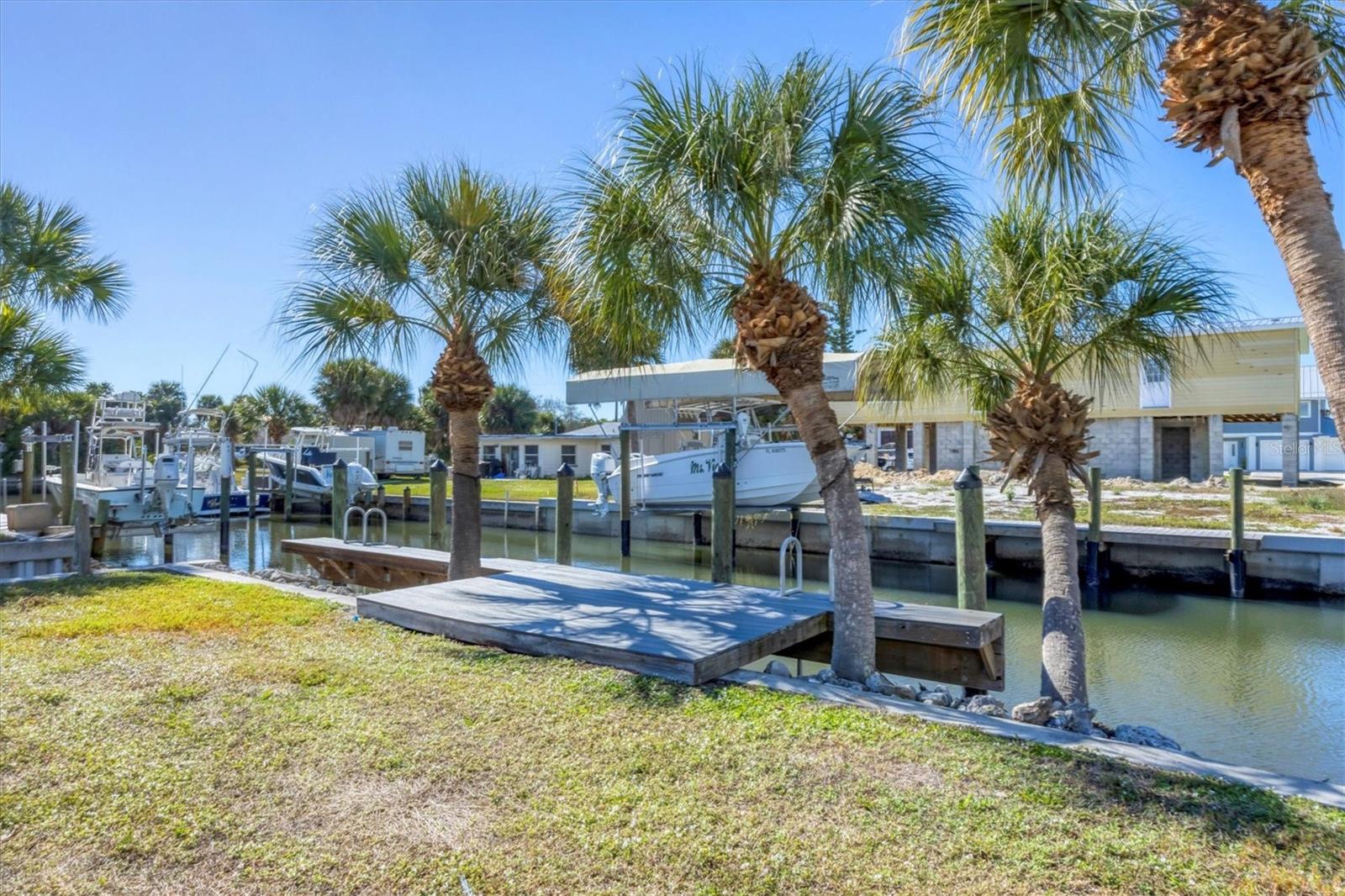 Image 4 of 44 For 10484 Raymond Street