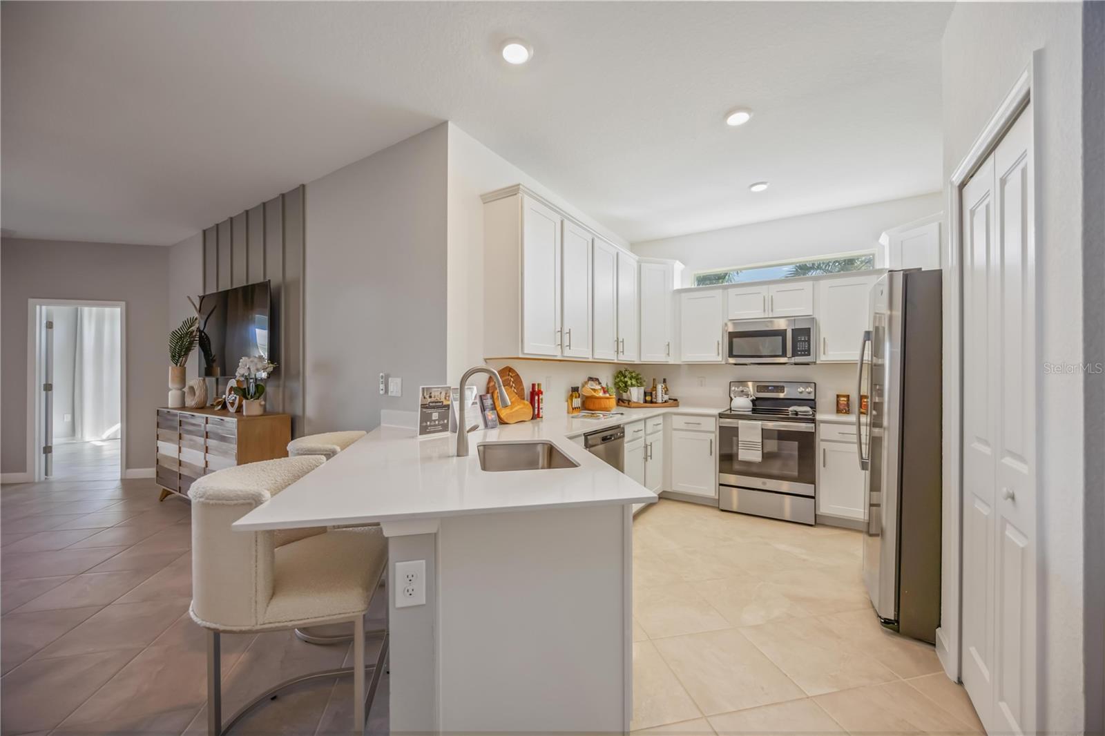 Image 18 of 56 For 8509 Shore Lake Drive