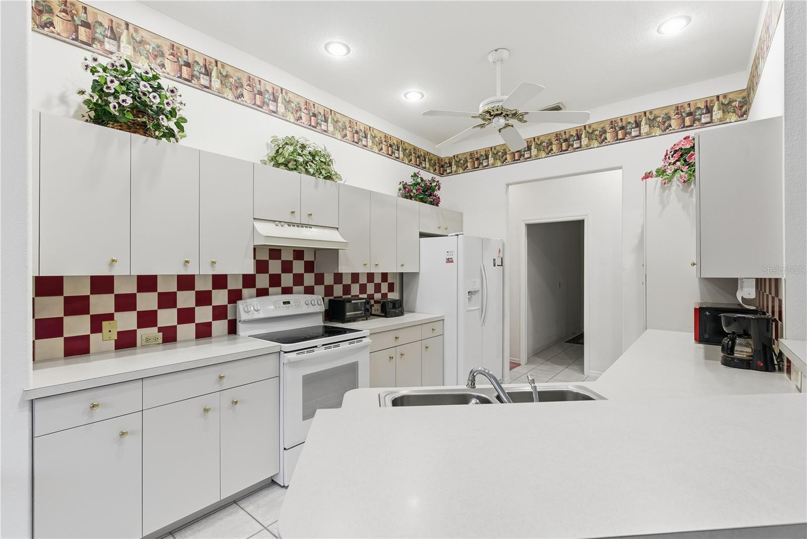 Image 11 of 39 For 8382 Pondview Lane