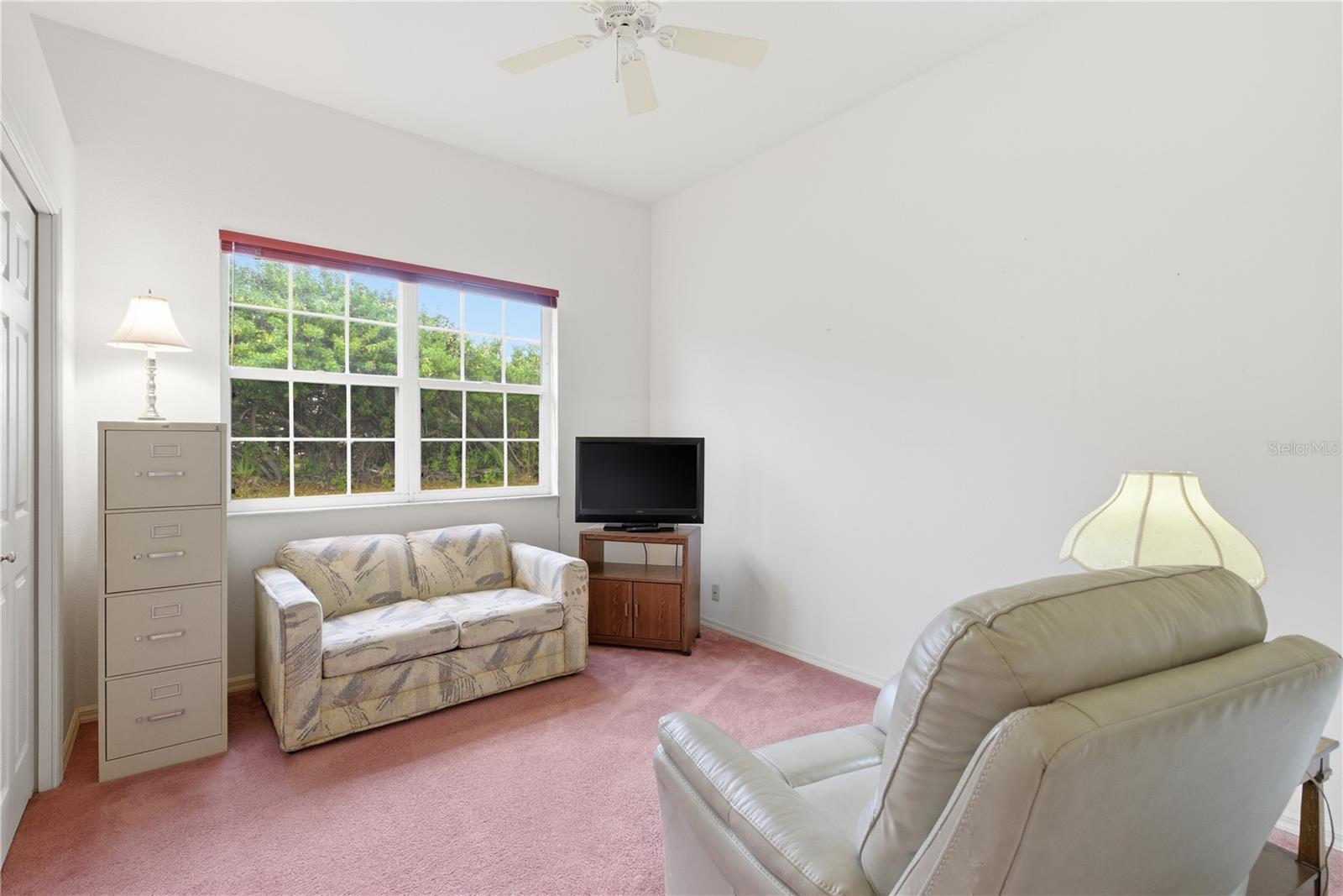 Image 17 of 39 For 8382 Pondview Lane