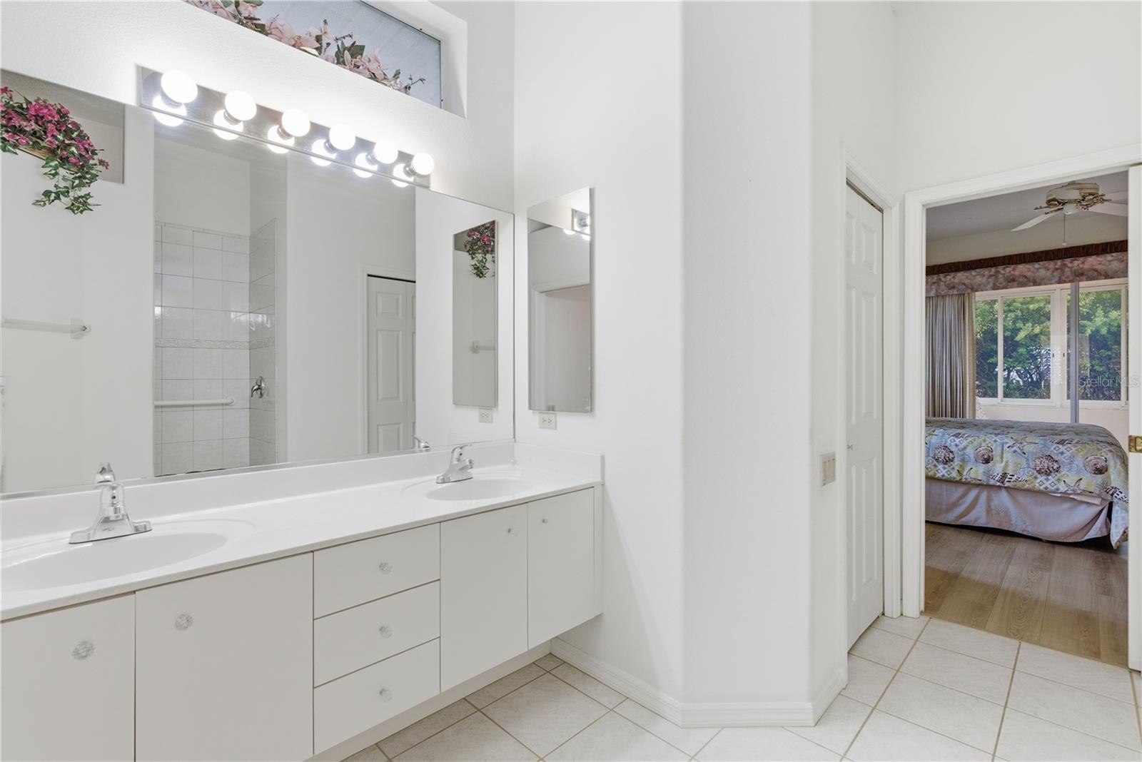 Image 23 of 39 For 8382 Pondview Lane