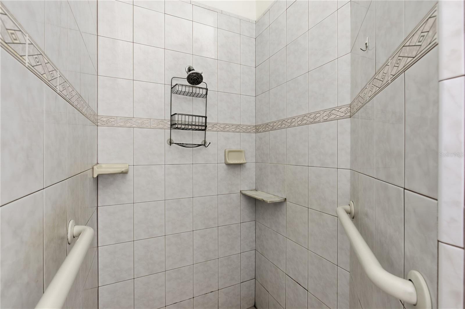 Image 24 of 39 For 8382 Pondview Lane