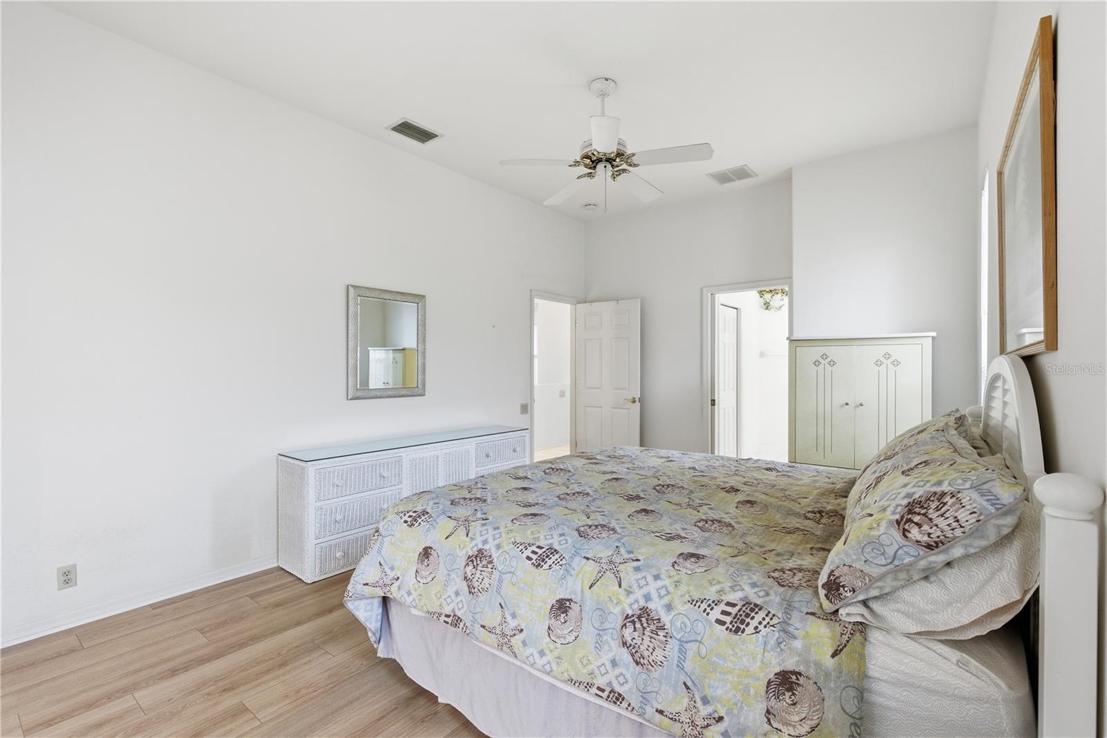 Image 30 of 39 For 8382 Pondview Lane