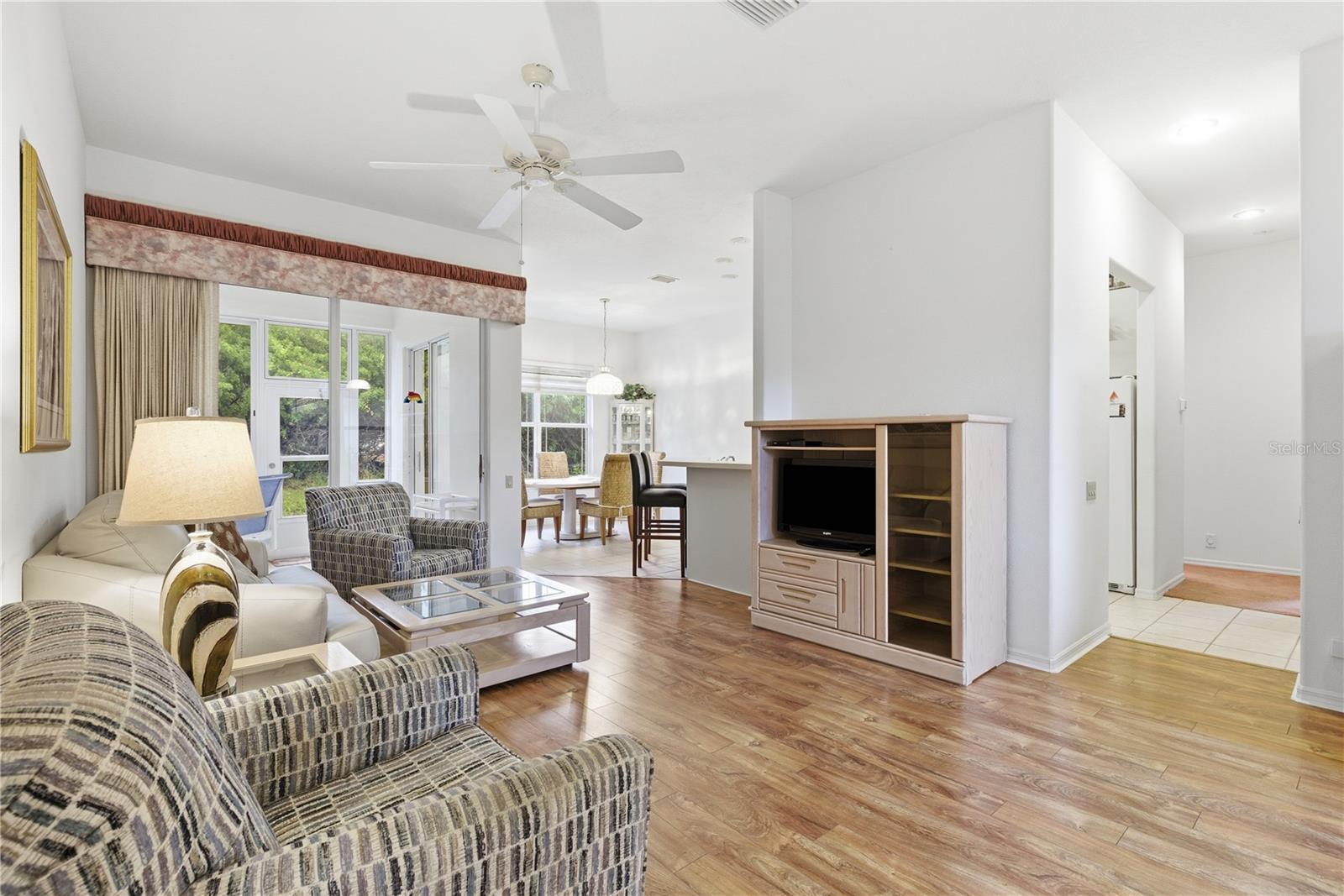 Image 5 of 39 For 8382 Pondview Lane