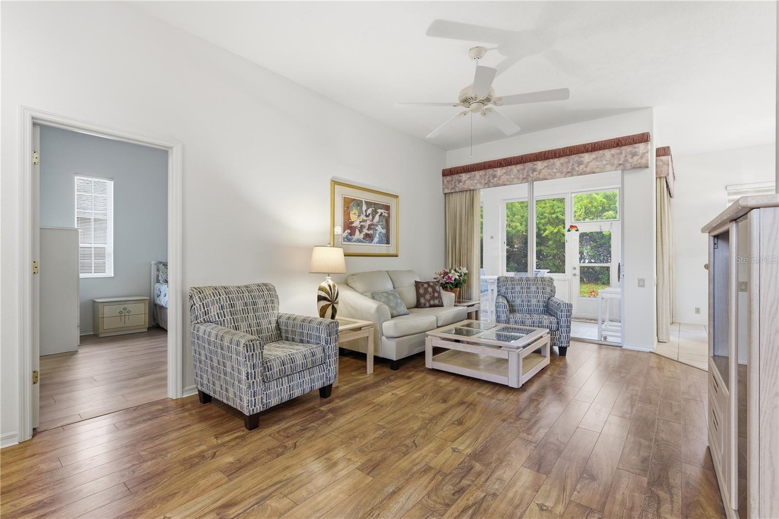 Image 6 of 39 For 8382 Pondview Lane