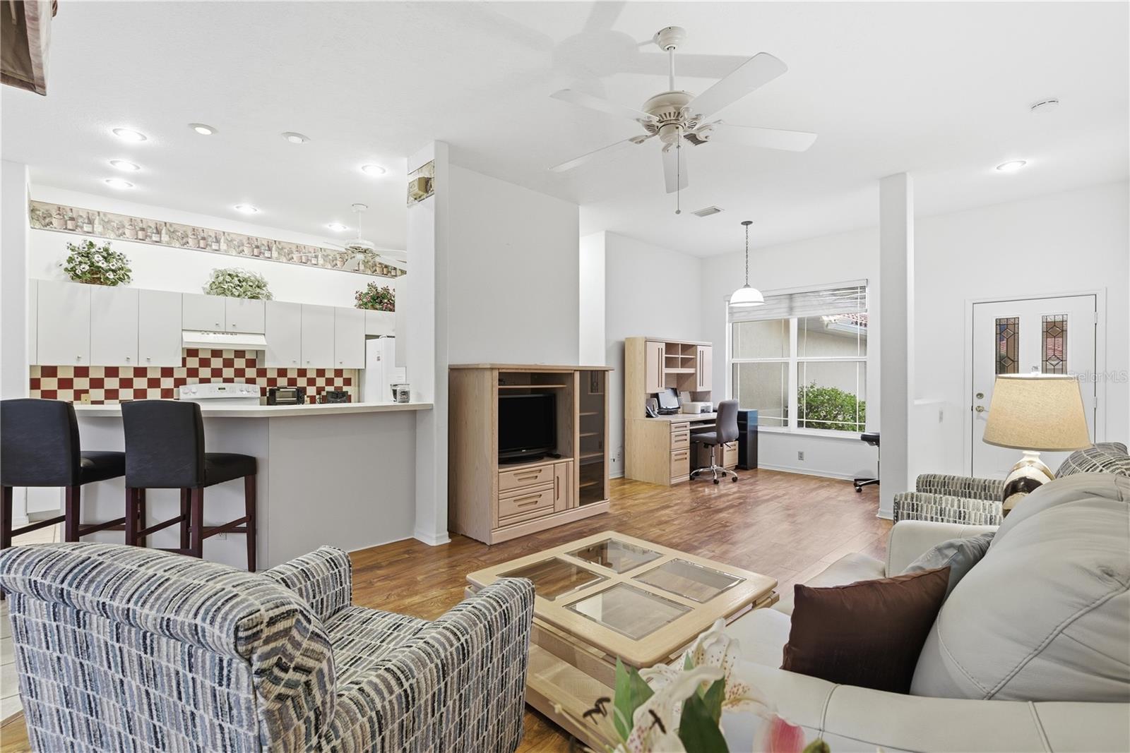 Image 7 of 39 For 8382 Pondview Lane