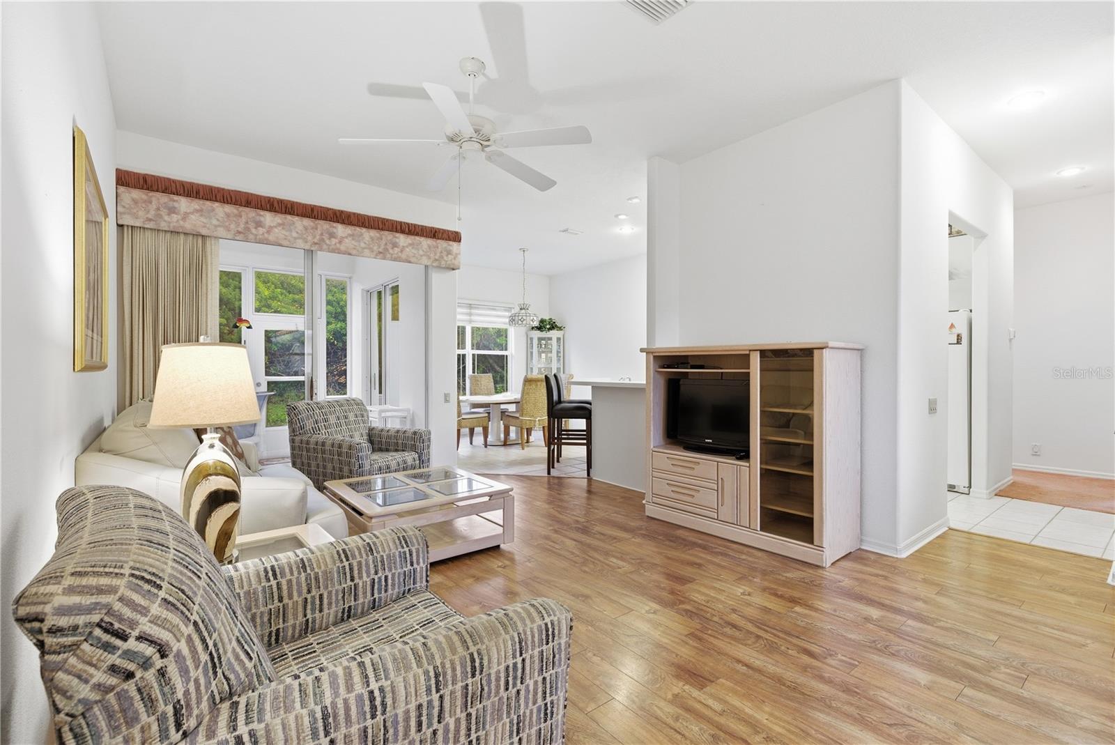 Image 8 of 39 For 8382 Pondview Lane