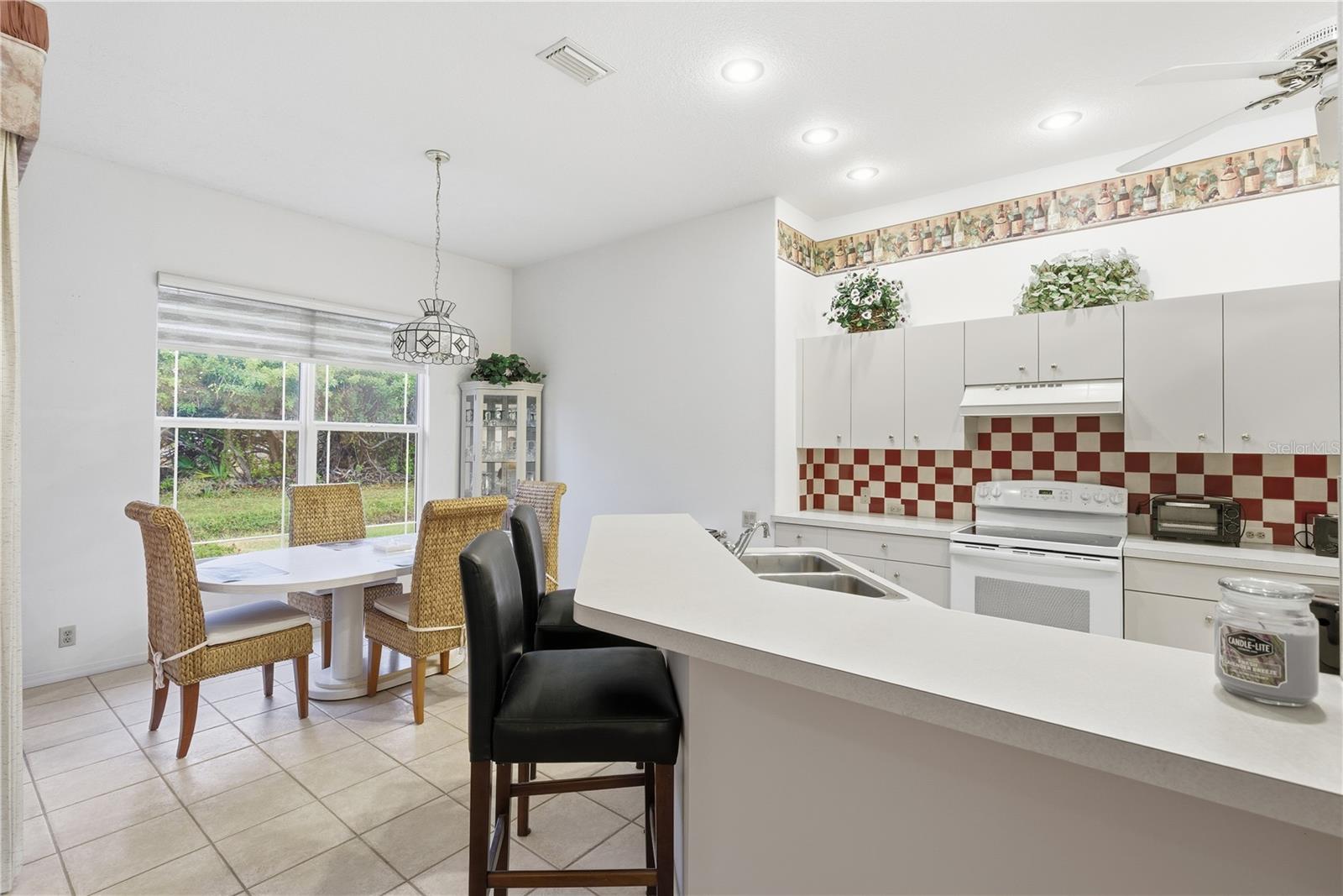 Image 9 of 39 For 8382 Pondview Lane