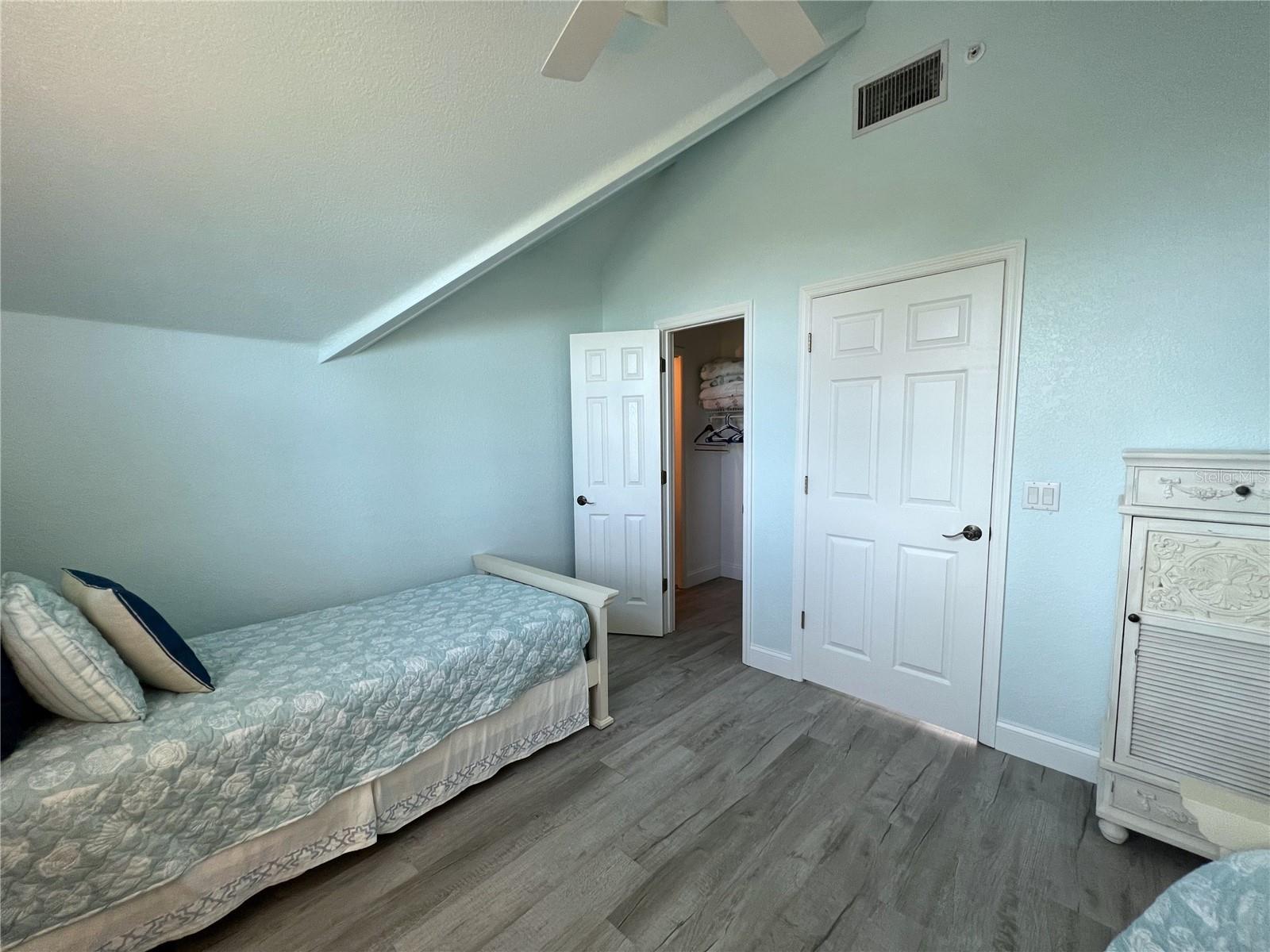 Image 32 of 64 For 8798 Grand Avenue