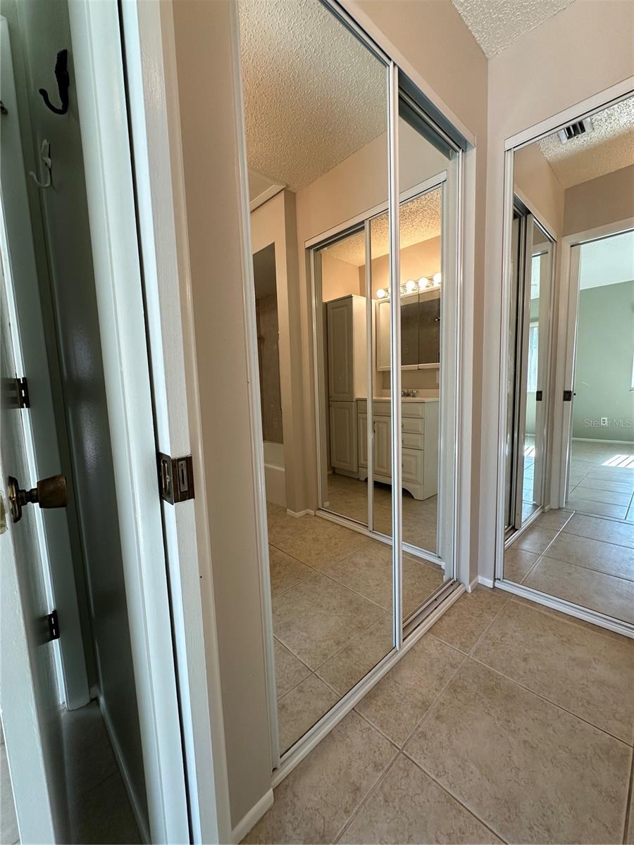 Image 10 of 12 For 5053 Beach Road 8