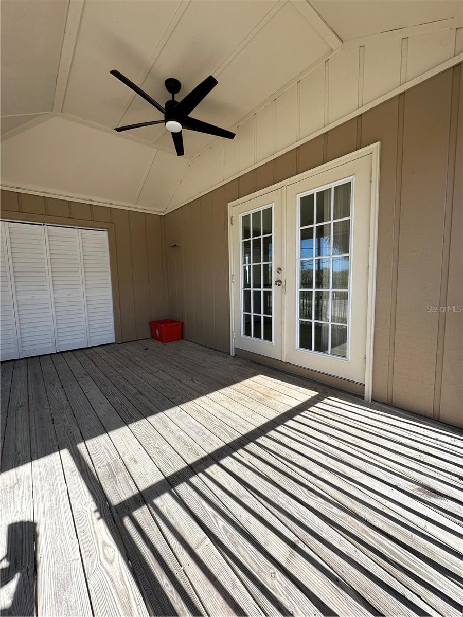 Image 3 of 12 For 5053 Beach Road 8