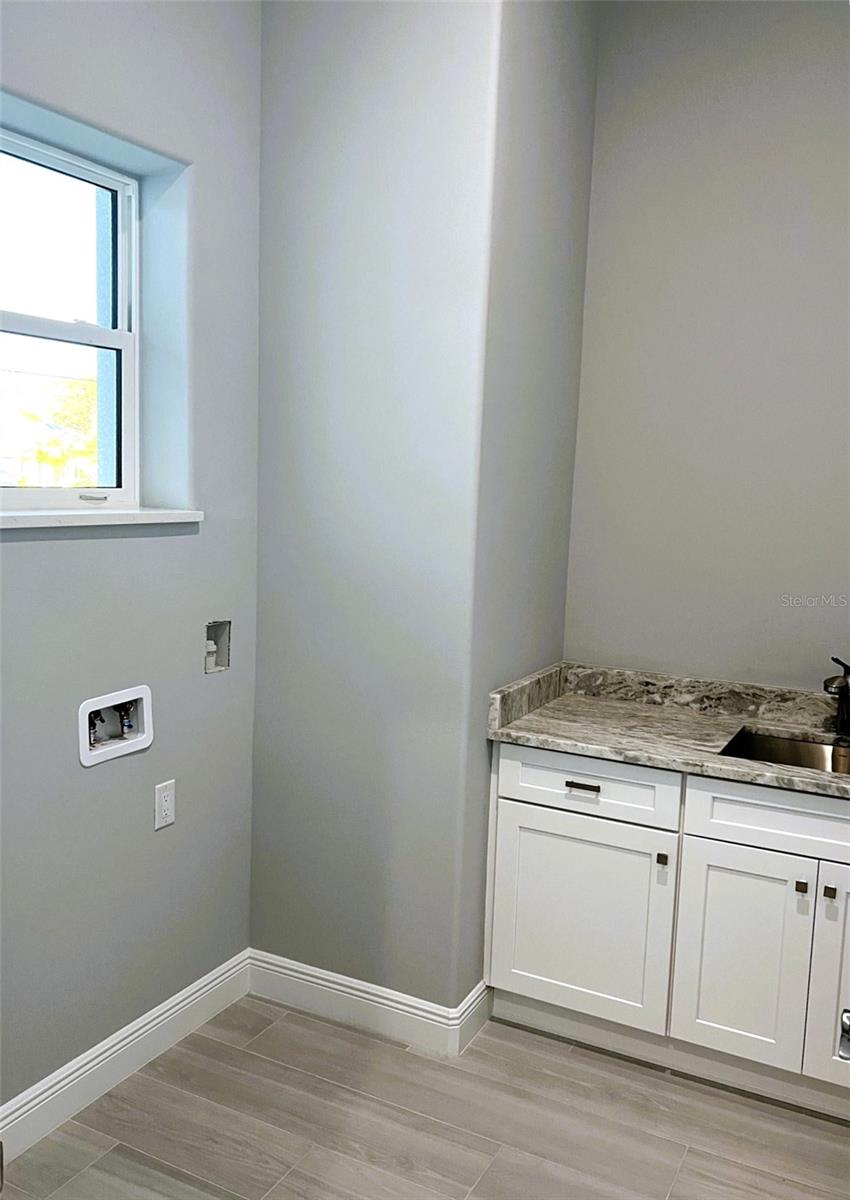 Image 12 of 49 For 250 Rotonda Boulevard E