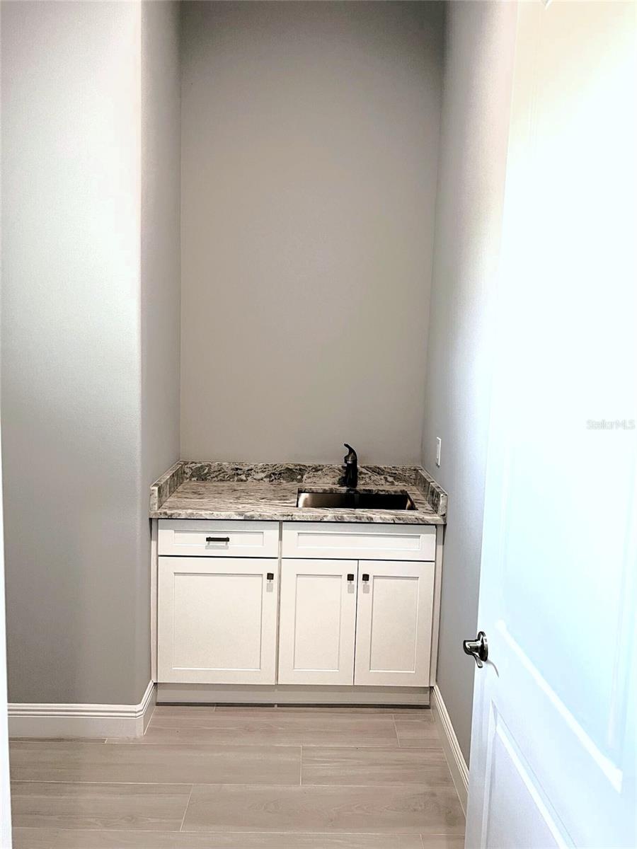 Image 13 of 49 For 250 Rotonda Boulevard E