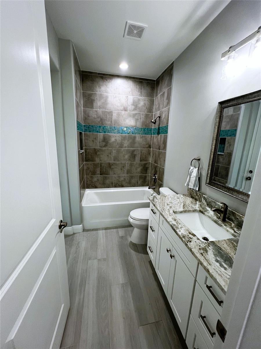 Image 20 of 49 For 250 Rotonda Boulevard E