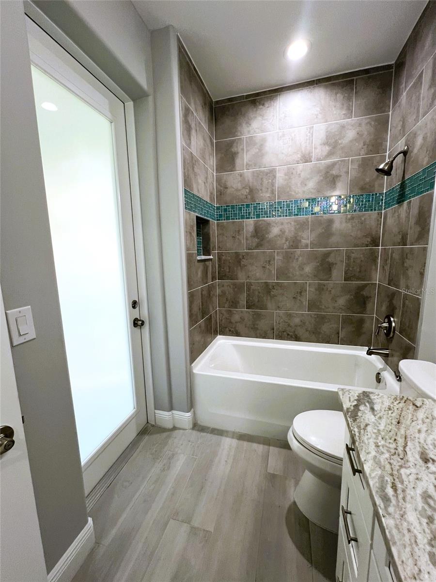 Image 21 of 49 For 250 Rotonda Boulevard E