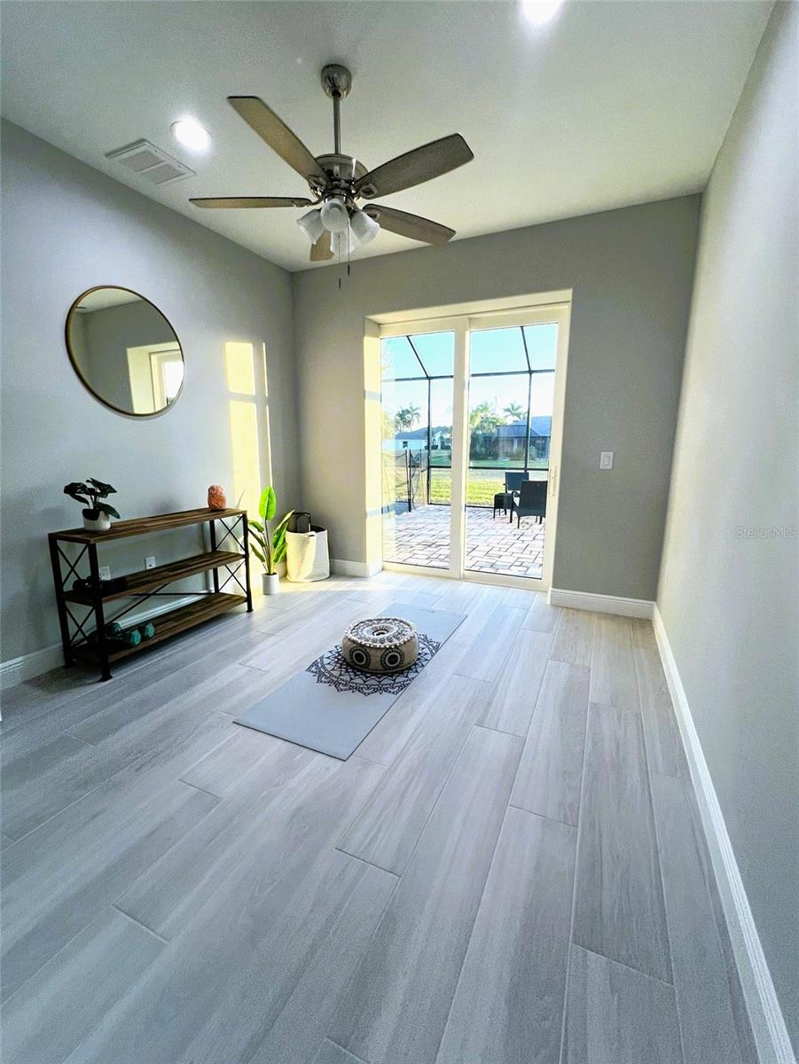 Image 24 of 49 For 250 Rotonda Boulevard E