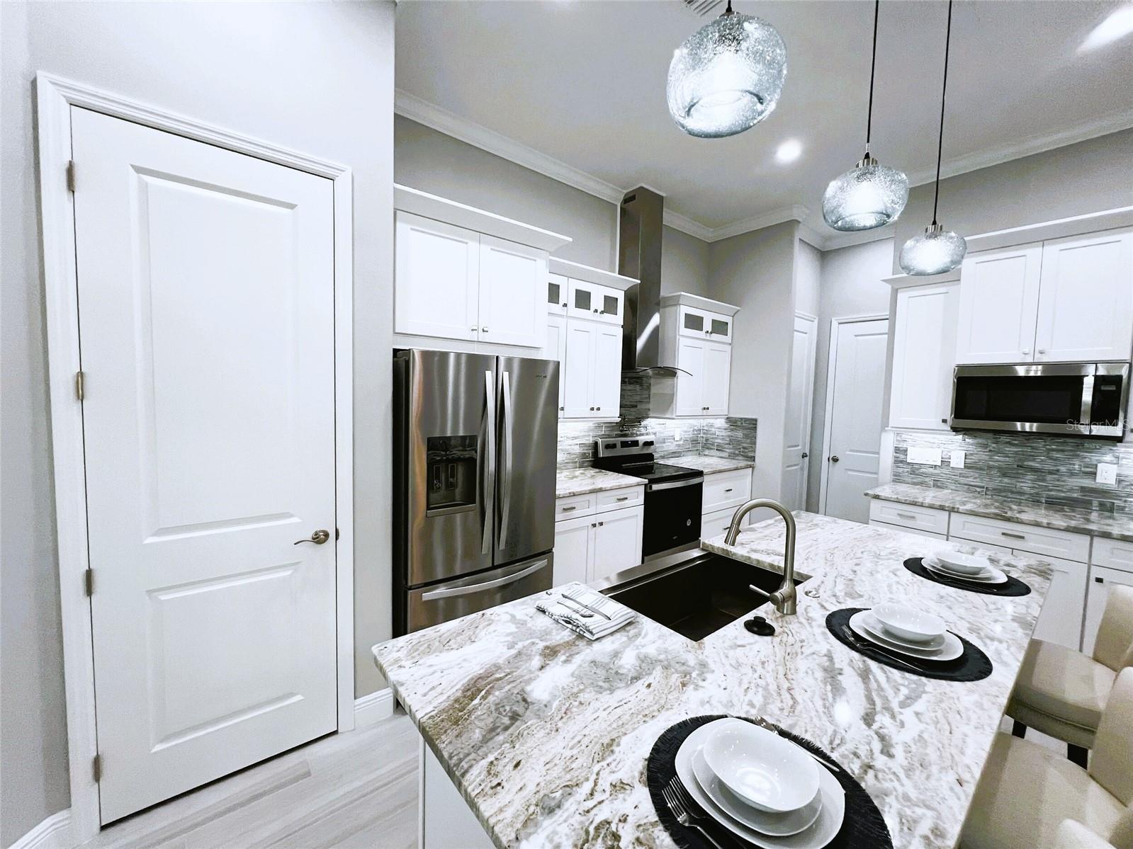 Image 3 of 49 For 250 Rotonda Boulevard E