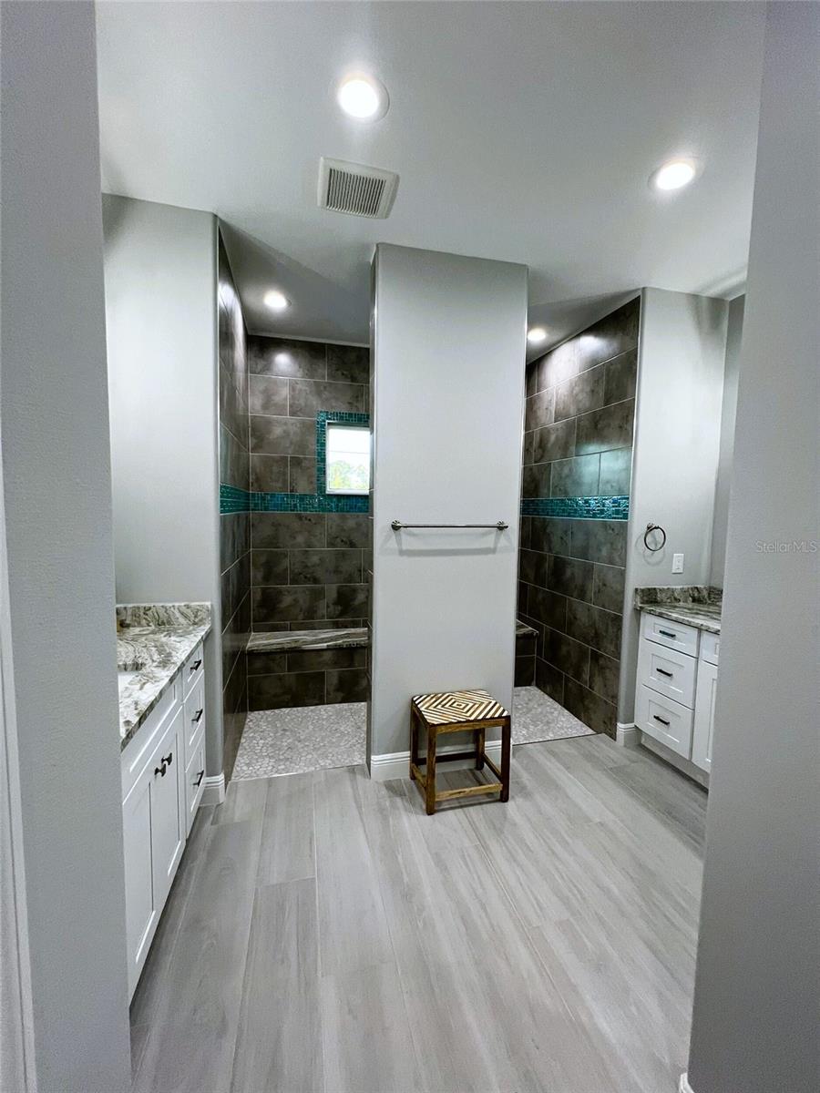 Image 33 of 49 For 250 Rotonda Boulevard E