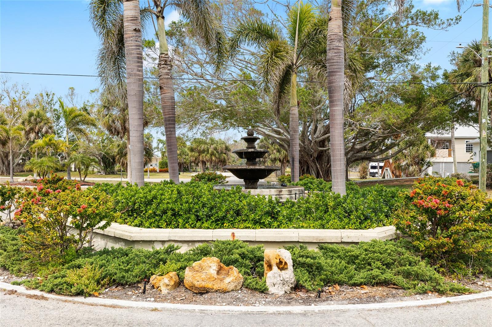 Image 14 of 21 For 70 Spaniards Road