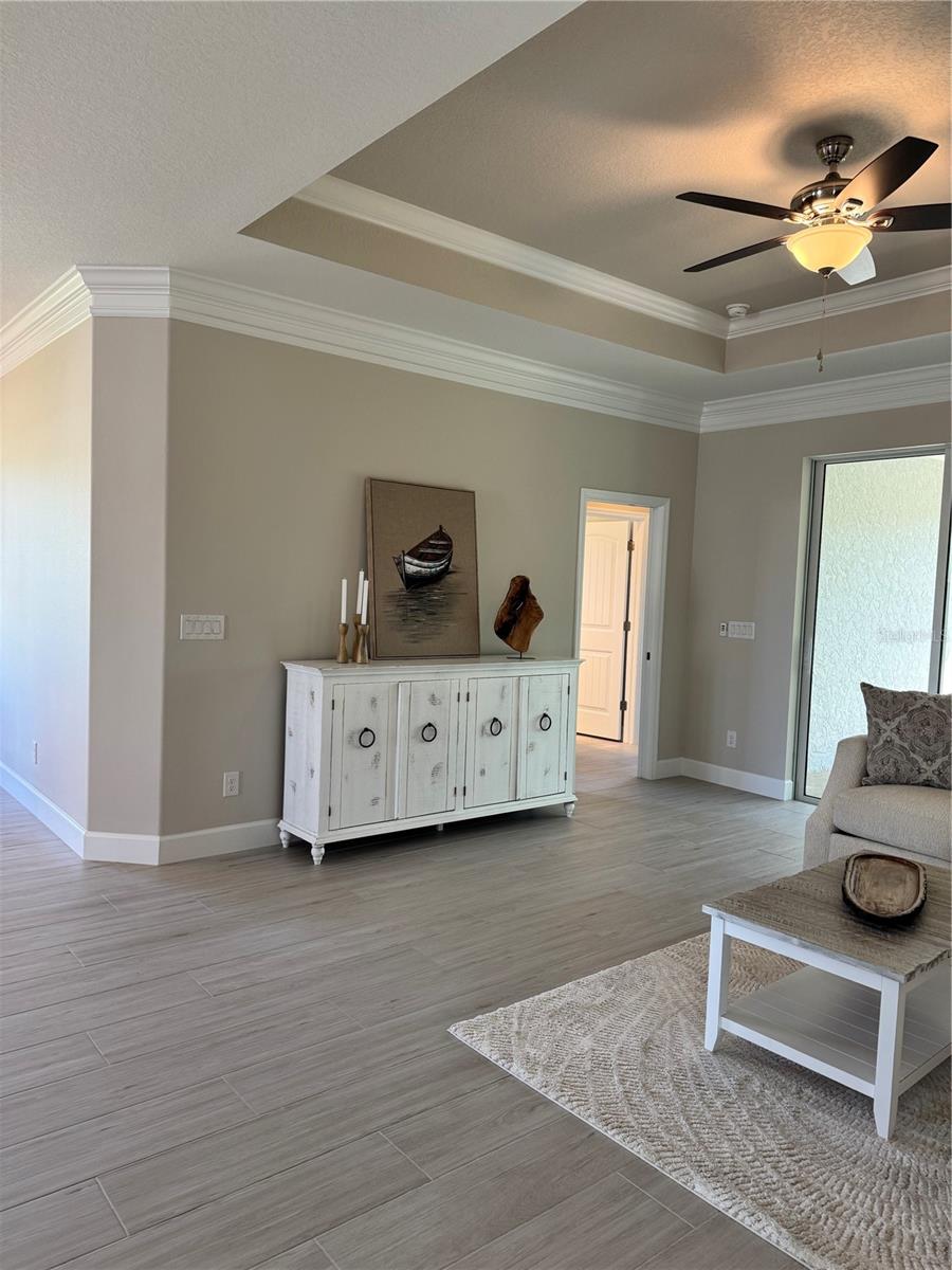 Image 10 of 47 For 720 Redbud Court