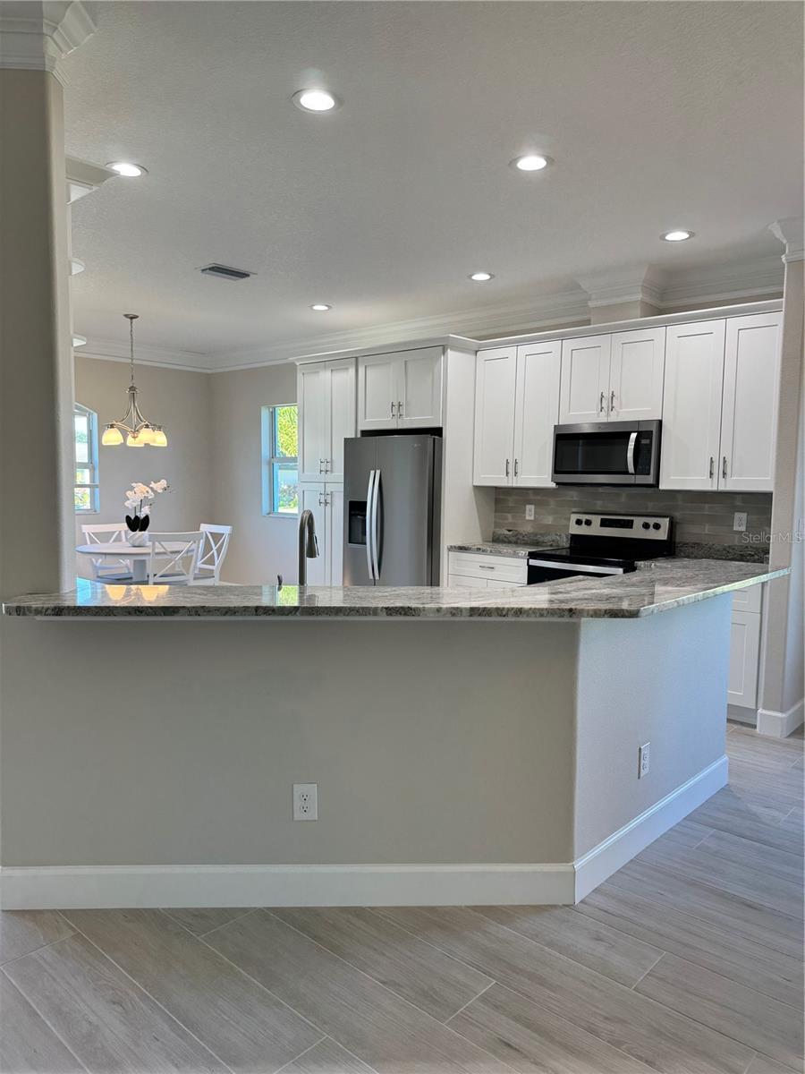 Image 12 of 47 For 720 Redbud Court