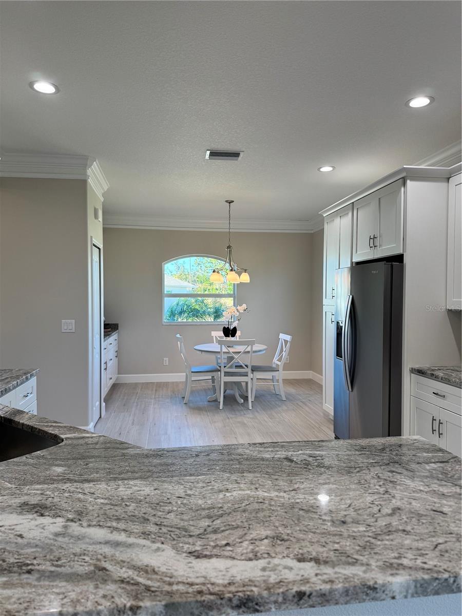 Image 13 of 47 For 720 Redbud Court