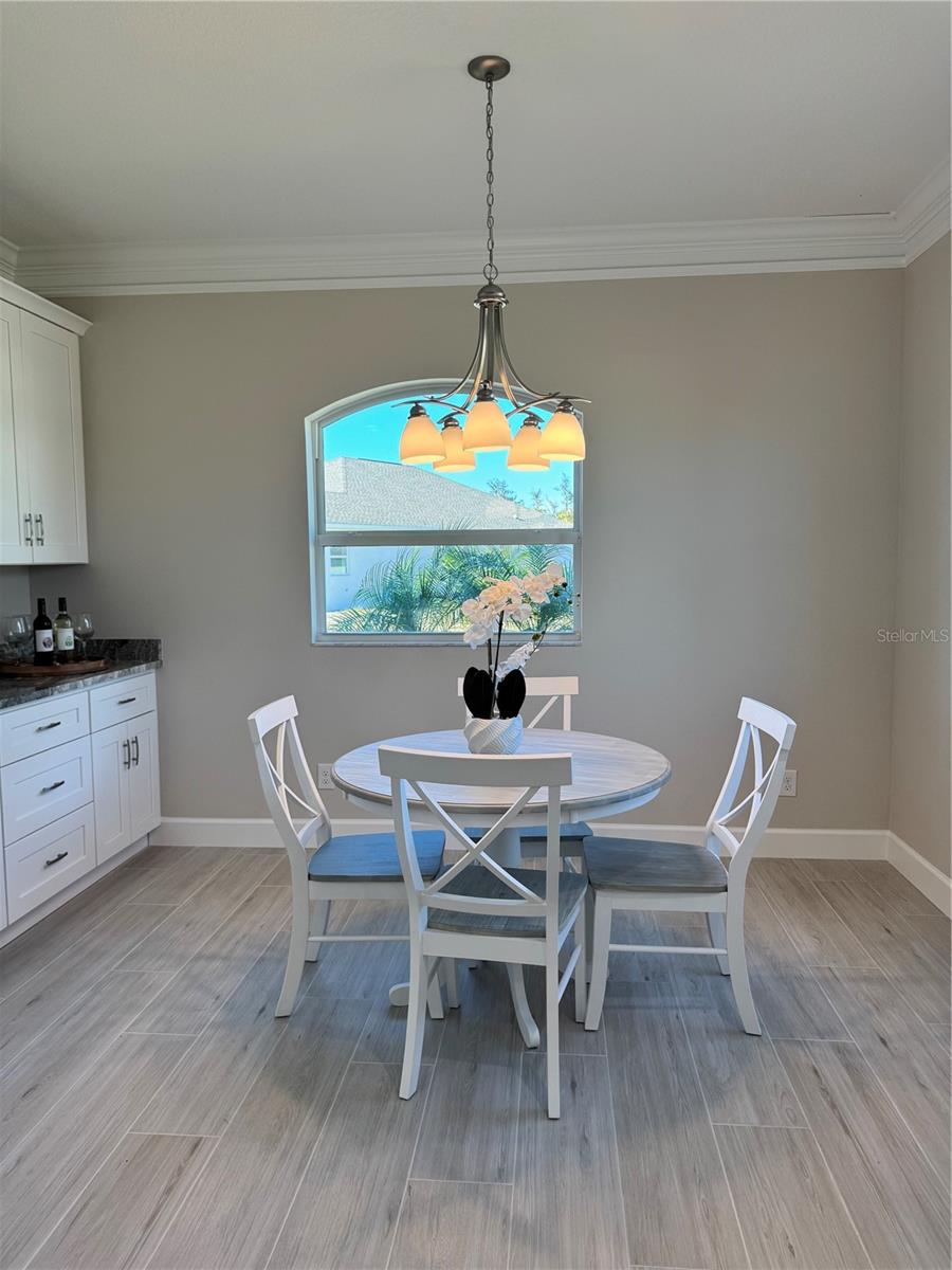 Image 19 of 47 For 720 Redbud Court