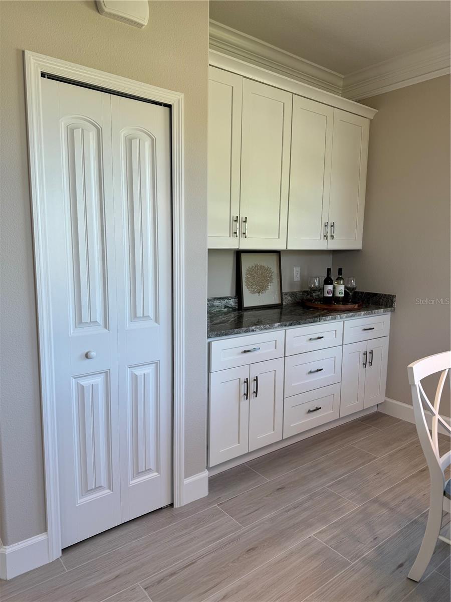 Image 20 of 47 For 720 Redbud Court